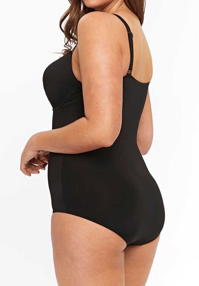 Underwire Mold Bra One-piece Swimsuit Black DD to E